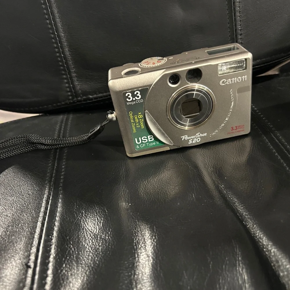 Canon PowerShot S20 Digital Camera - Gray